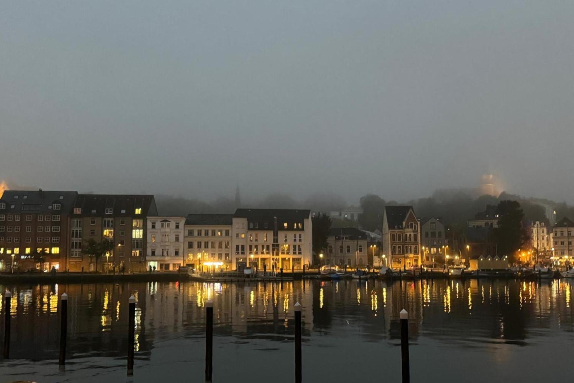 Beste Lage mit Hafenblick und Parkplatz Flensburg Exterior foto